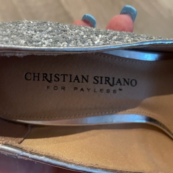 Glamorous Silver Sequined 4" Heels - Size 7 (but fit like a 7 1/2) - Picture 2 of 6